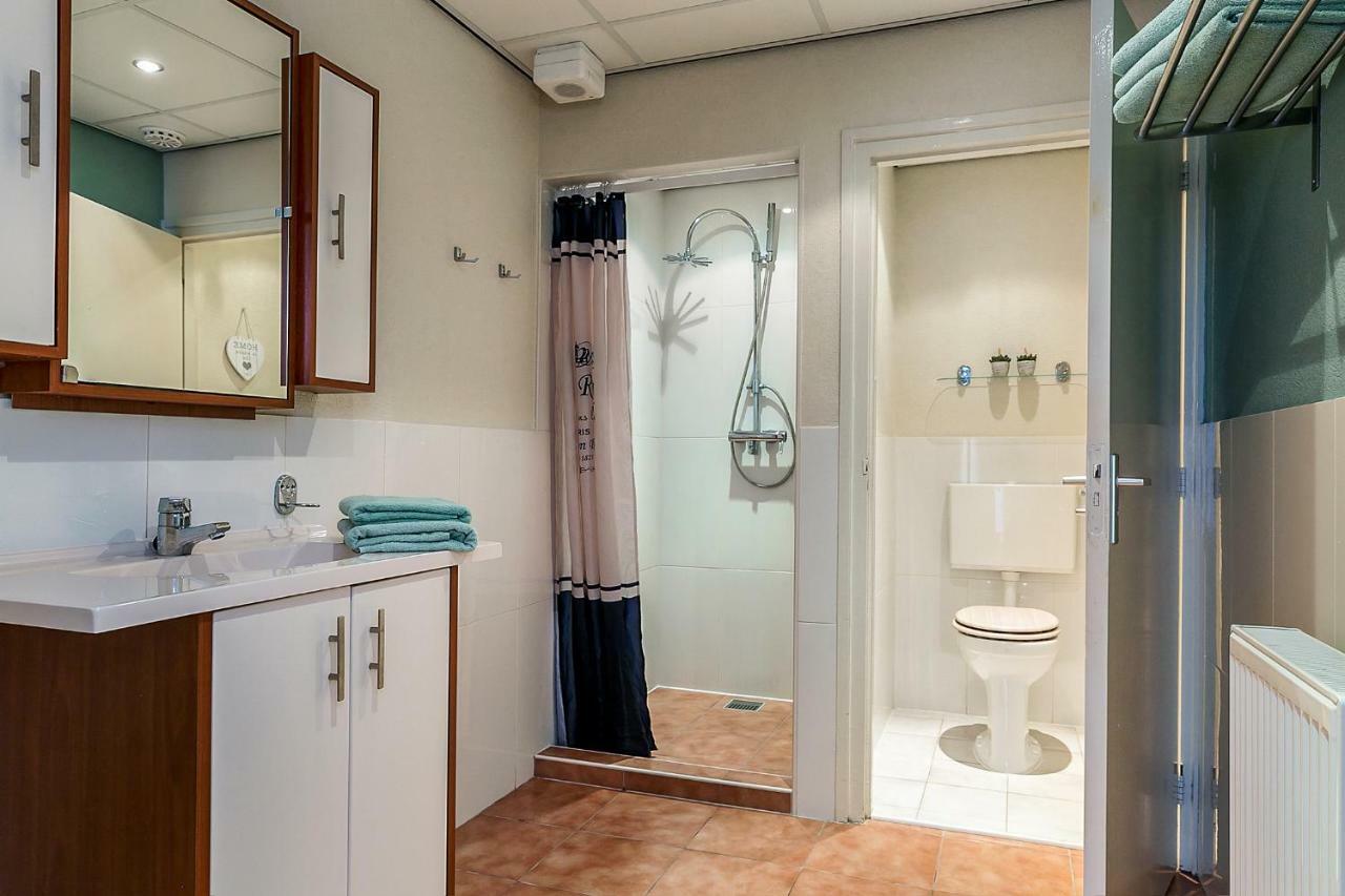 Sfeervol 6 Persoons Appartement - Van Alle Gemakken Voorzien! Bakkeveen Esterno foto